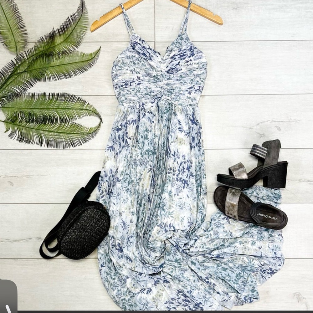 She & Sky long flowing floral printed dress 👗